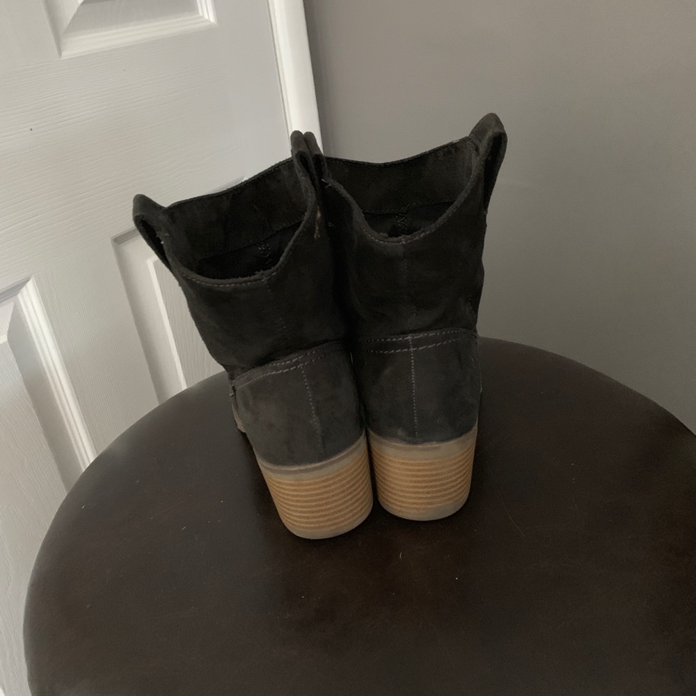 Booties - Picture 4 of 4